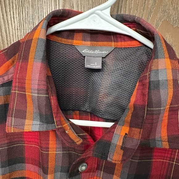 Eddie Bauer Shirt Men’s Small Red Polyester Button Up Long Sleeve Plaid - Picture 2 of 10